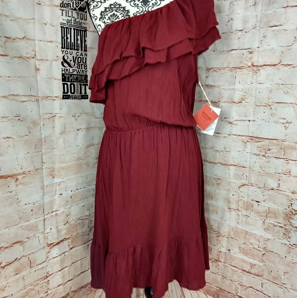 One shoulder dress